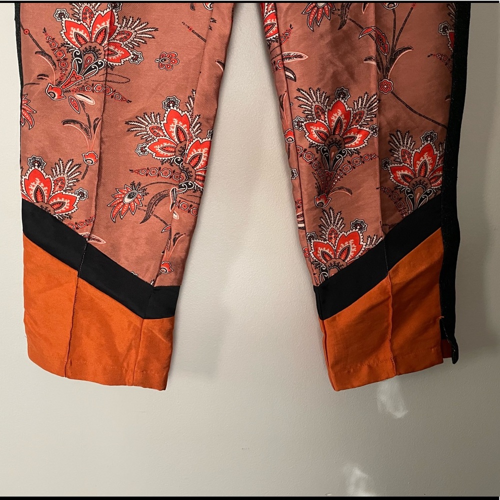 MAISON SCOTCH - SCOTCH & SODA FLORAL AND  CONTRAST PANEL PRINTED PANTS - Picture 4 of 14